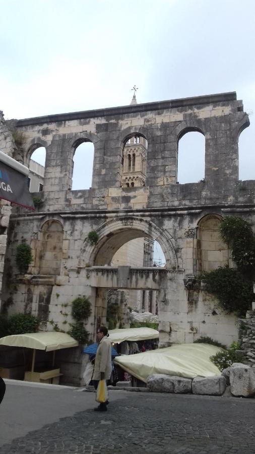 Inchy Accommodation - In The Center Of Diocletian'S Palace Split Extérieur photo