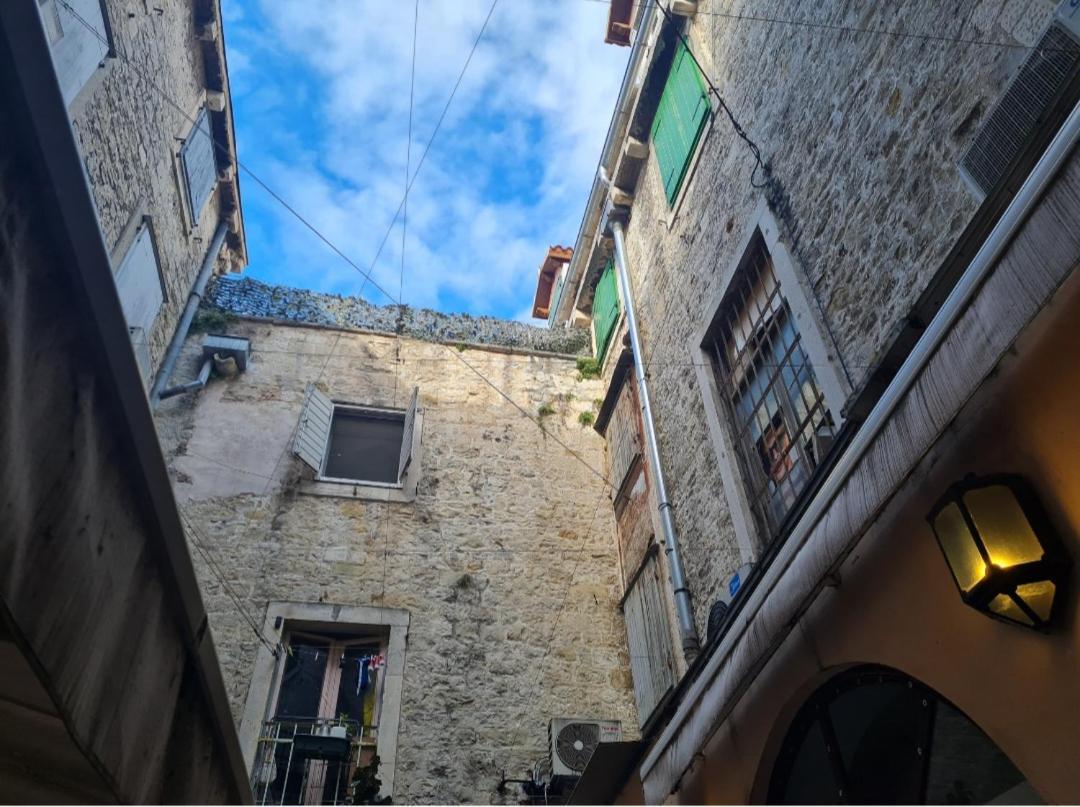 Inchy Accommodation - In The Center Of Diocletian'S Palace Split Extérieur photo